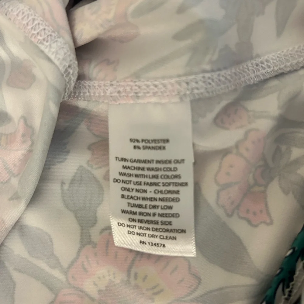 Vineyard Vines Floral Print 1/2 Zip Pullover NWOT - Picture 7 of 7